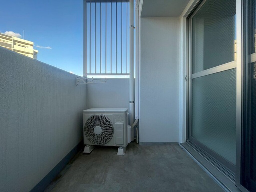 (14/21) バルコニー