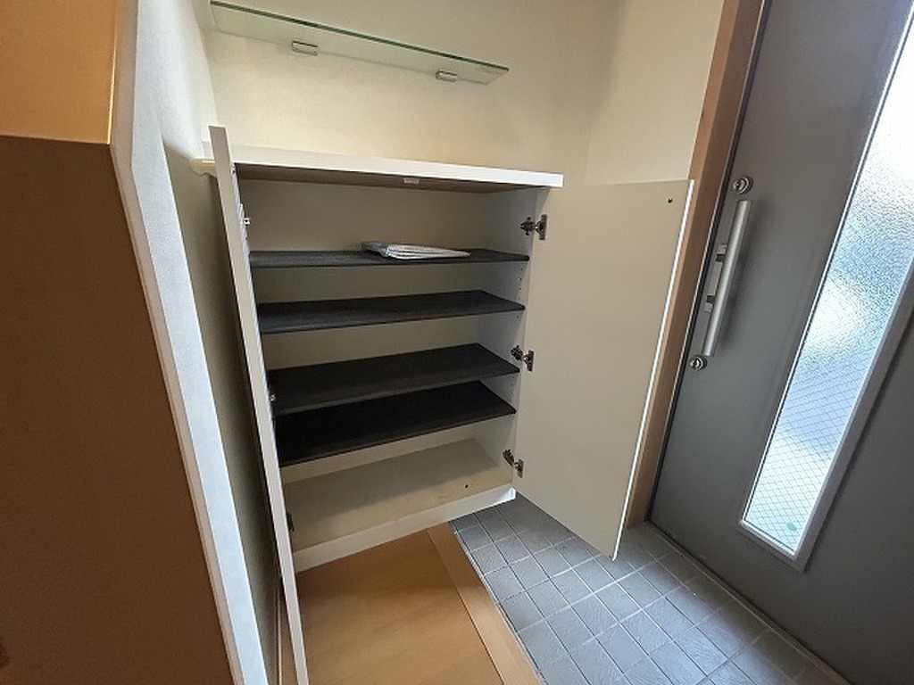 (13/20) 玄関 (13/20) 玄関