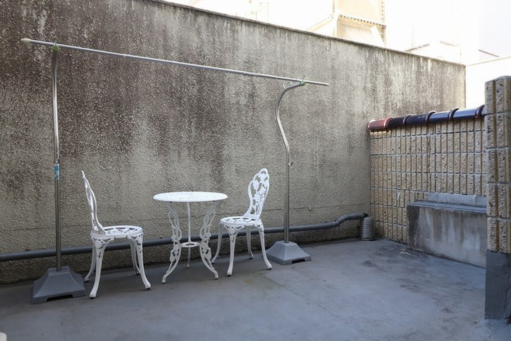 (13/20) バルコニー