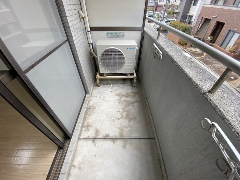 (14/23) バルコニー