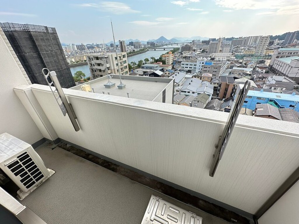 (12/20) バルコニー (12/20) バルコニー