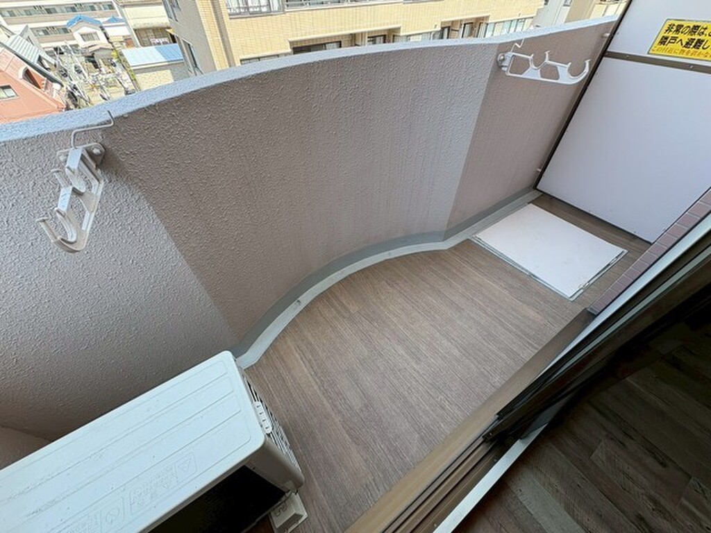 (13/21) バルコニー