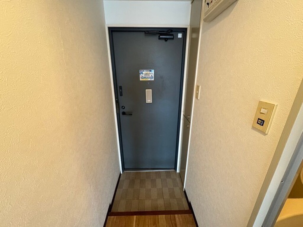 (7/28) 玄関 (7/28) 玄関