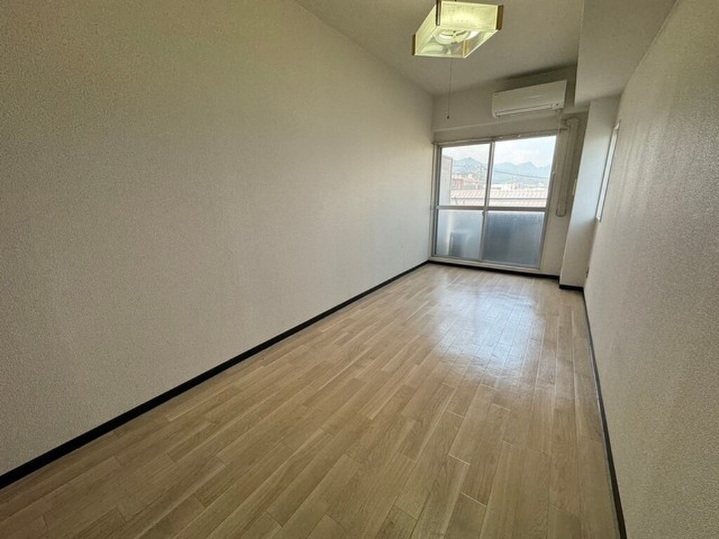 (2/27) 居室・リビング (2/27) 居室・リビング