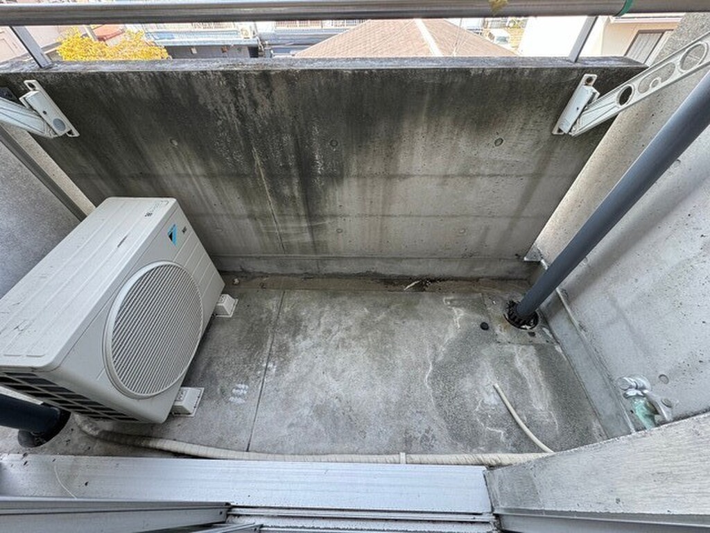 (13/27) バルコニー (13/27) バルコニー