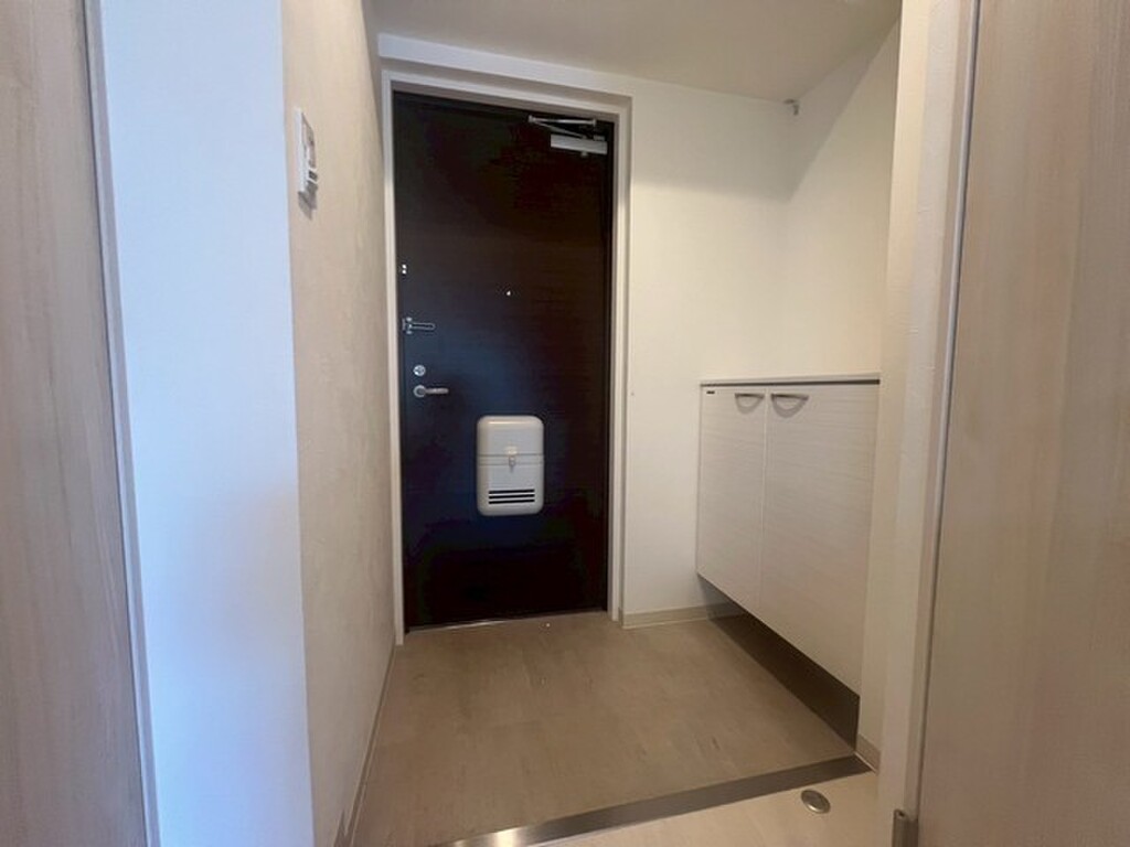 (9/16) 玄関 (9/16) 玄関