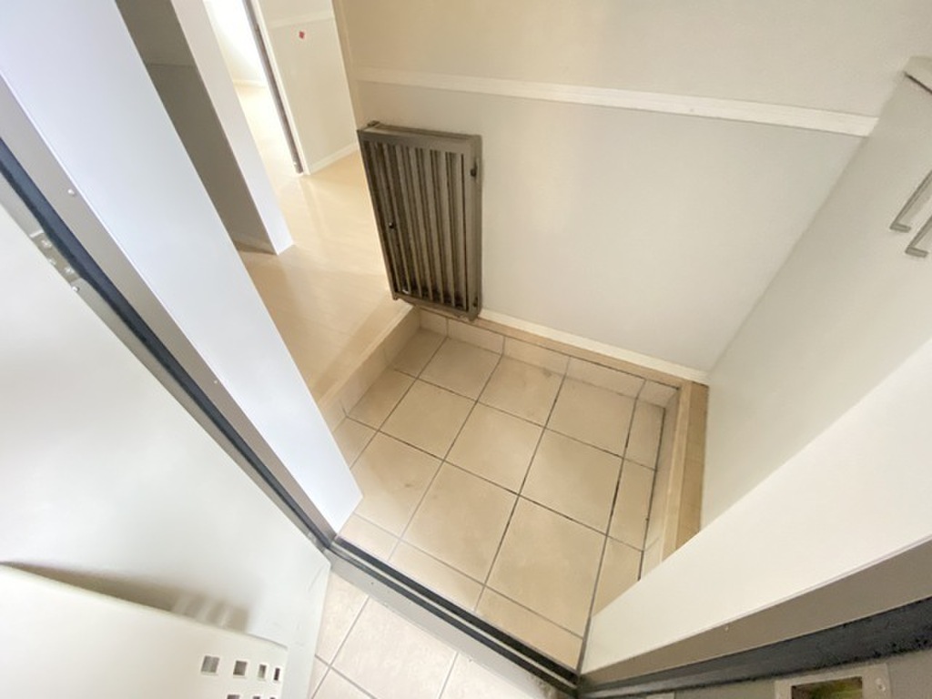 (8/19) 玄関 (8/19) 玄関