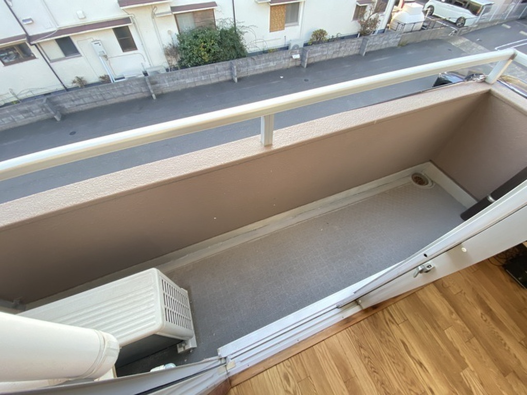 (2/20) バルコニー