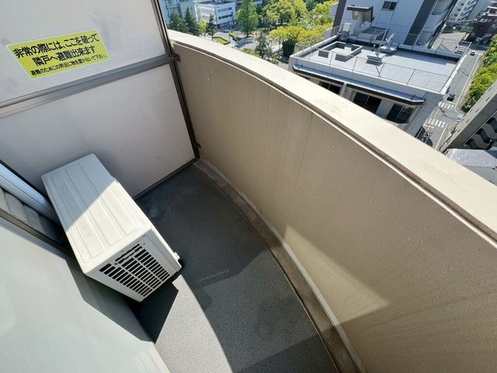 (13/21) バルコニー