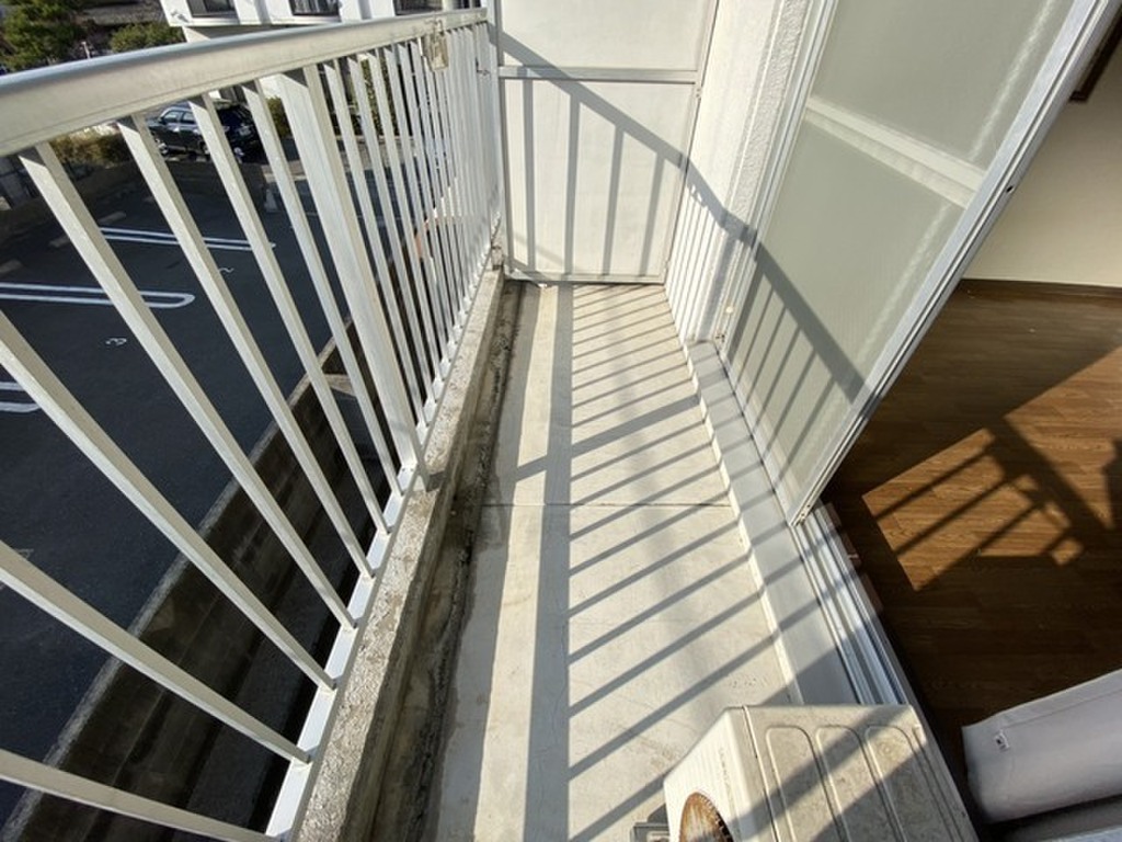 (13/24) バルコニー