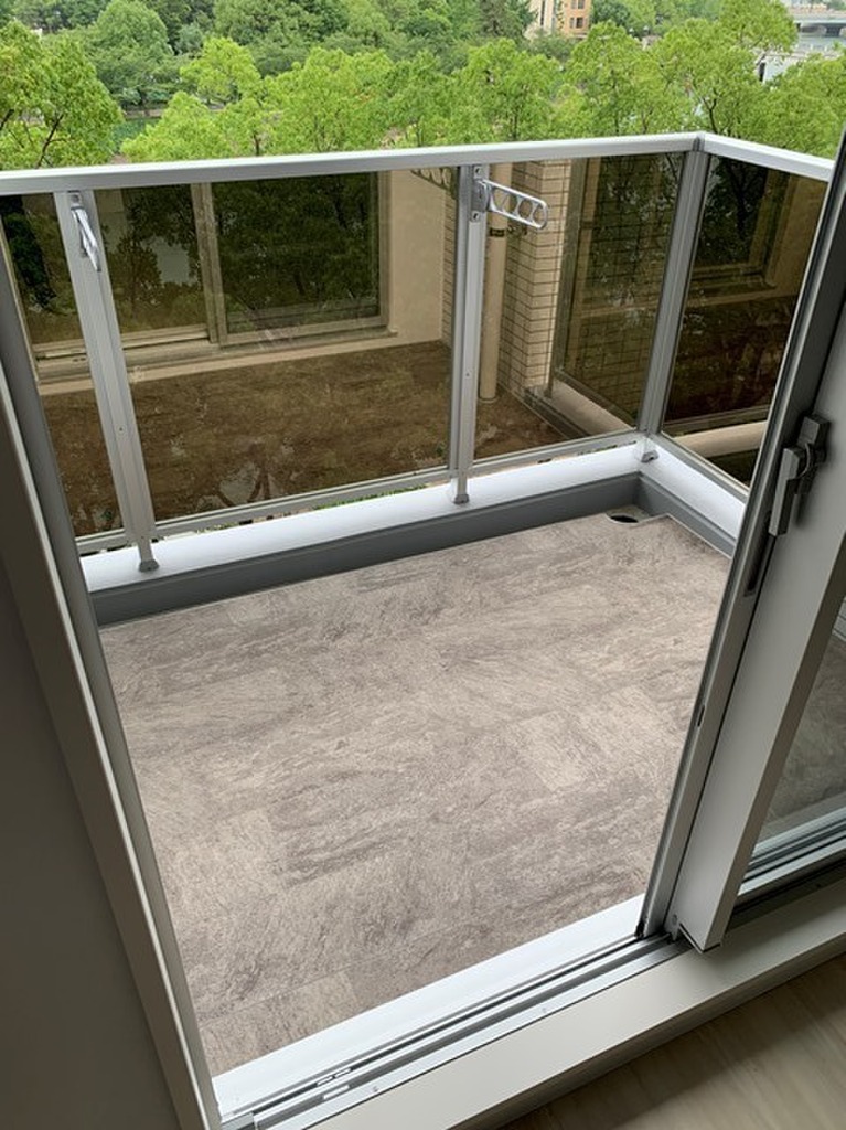 (13/22) バルコニー