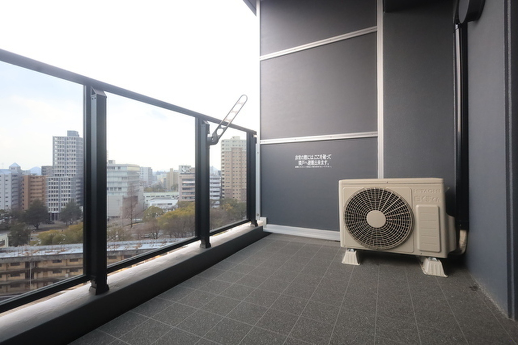 (13/26) バルコニー