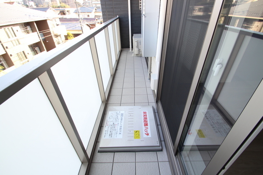 (13/28) バルコニー