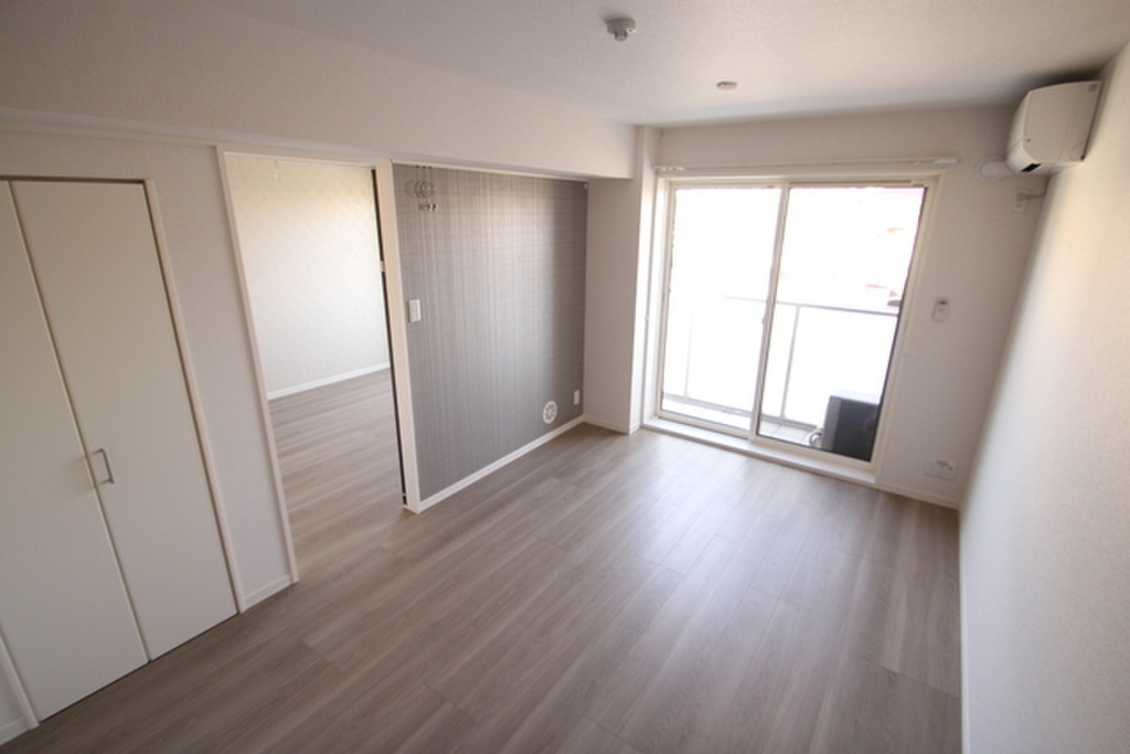 (15/28) 居室・リビング