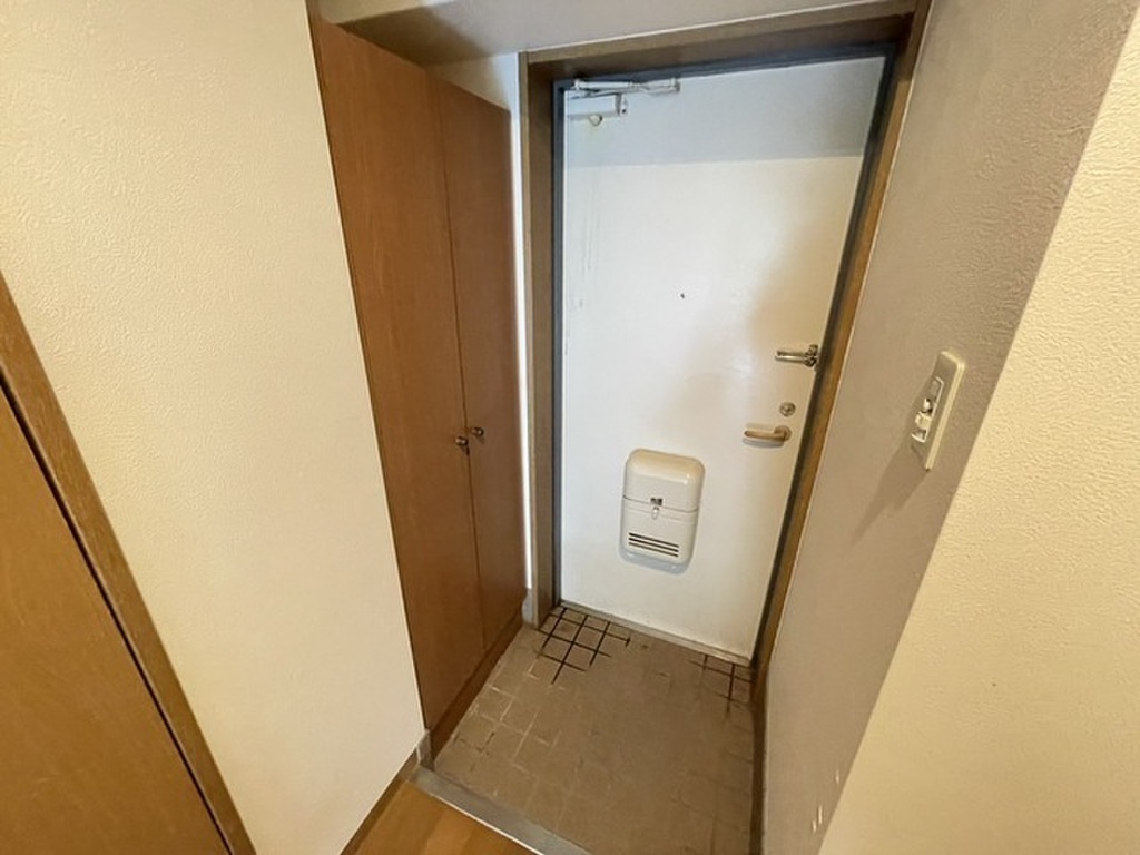 (8/23) 玄関 (8/23) 玄関