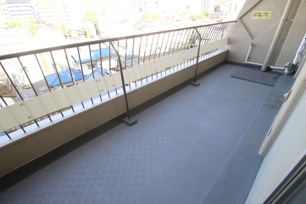 (12/23) バルコニー