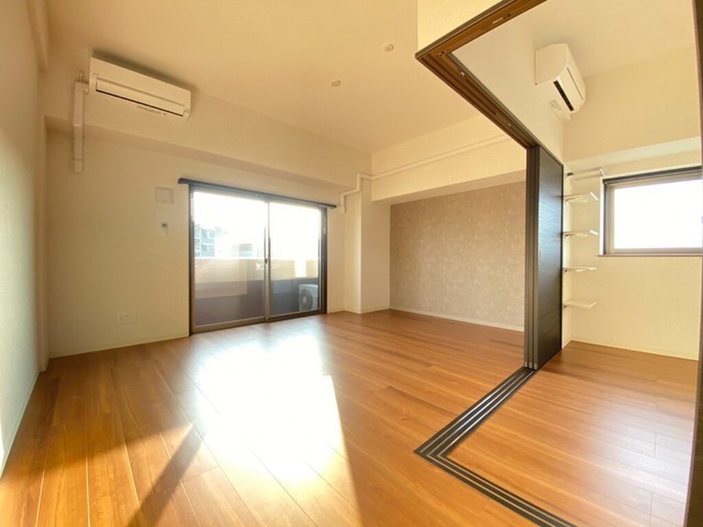 (2/18) 居室・リビング (2/18) 居室・リビング