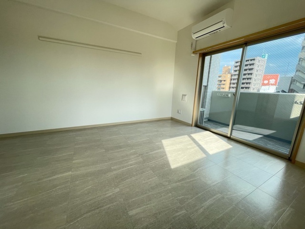 (15/28) 居室・リビング