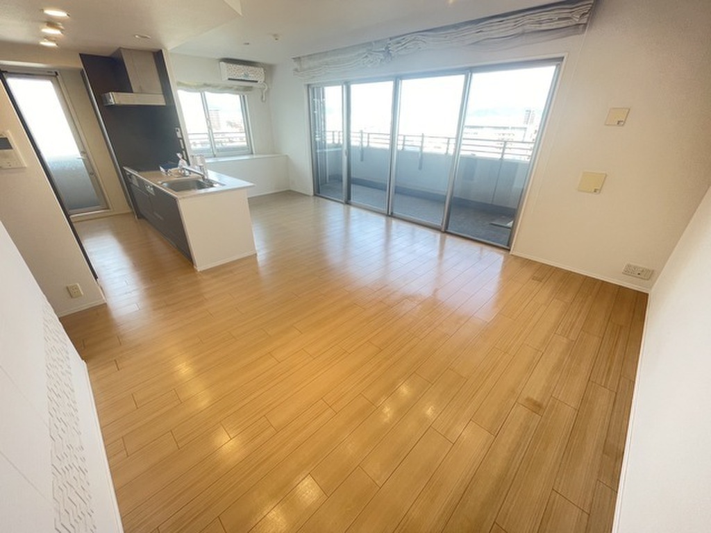 (2/24) 居室・リビング (2/24) 居室・リビング