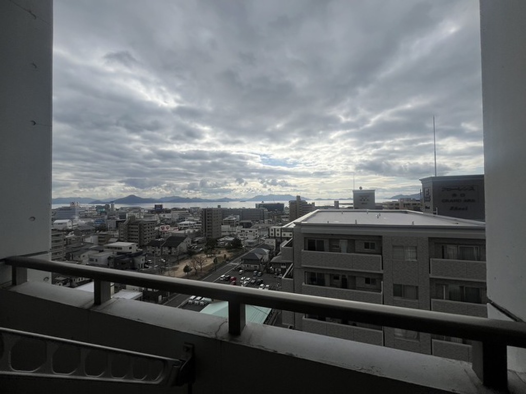 (13/20) 別階3号室