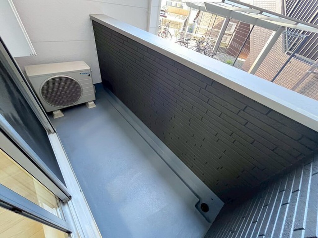 (13/27) バルコニー