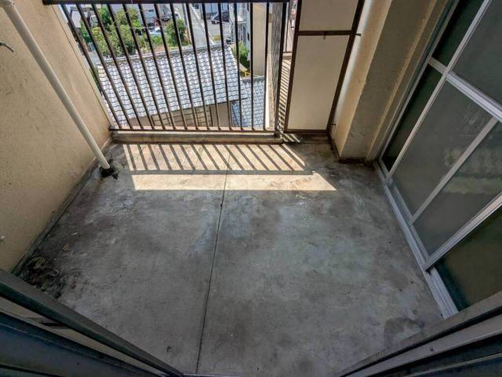 (13/24) バルコニー