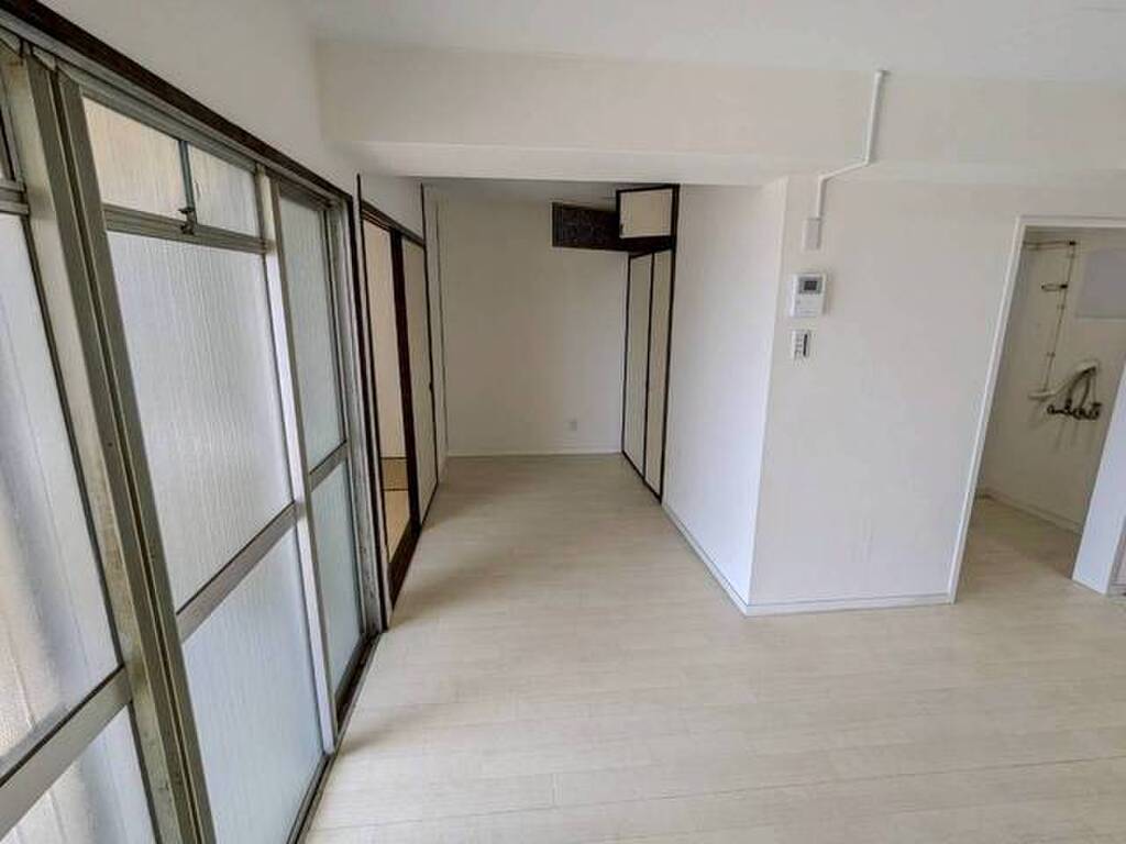 (16/24) 居室・リビング