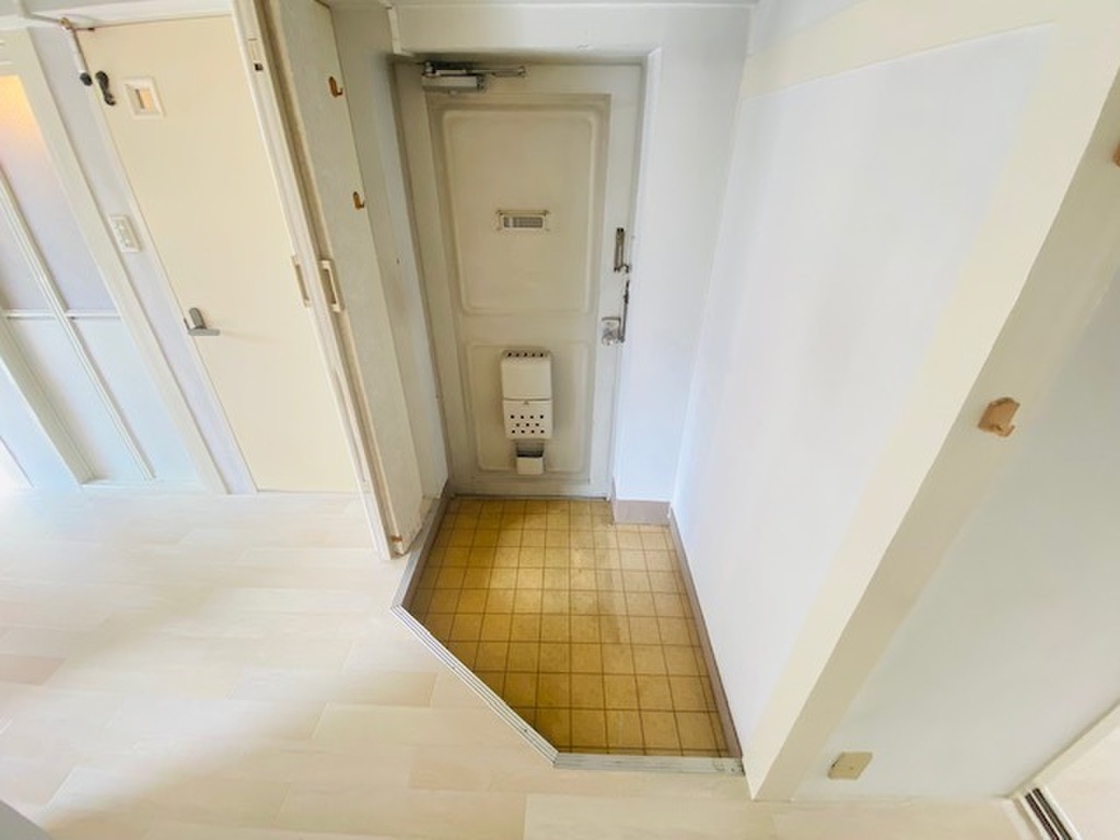 (6/24) 玄関 (6/24) 玄関