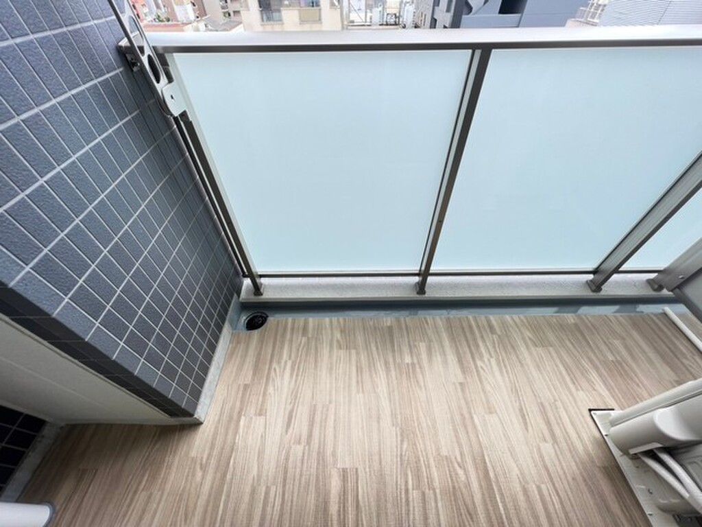 (13/20) バルコニー