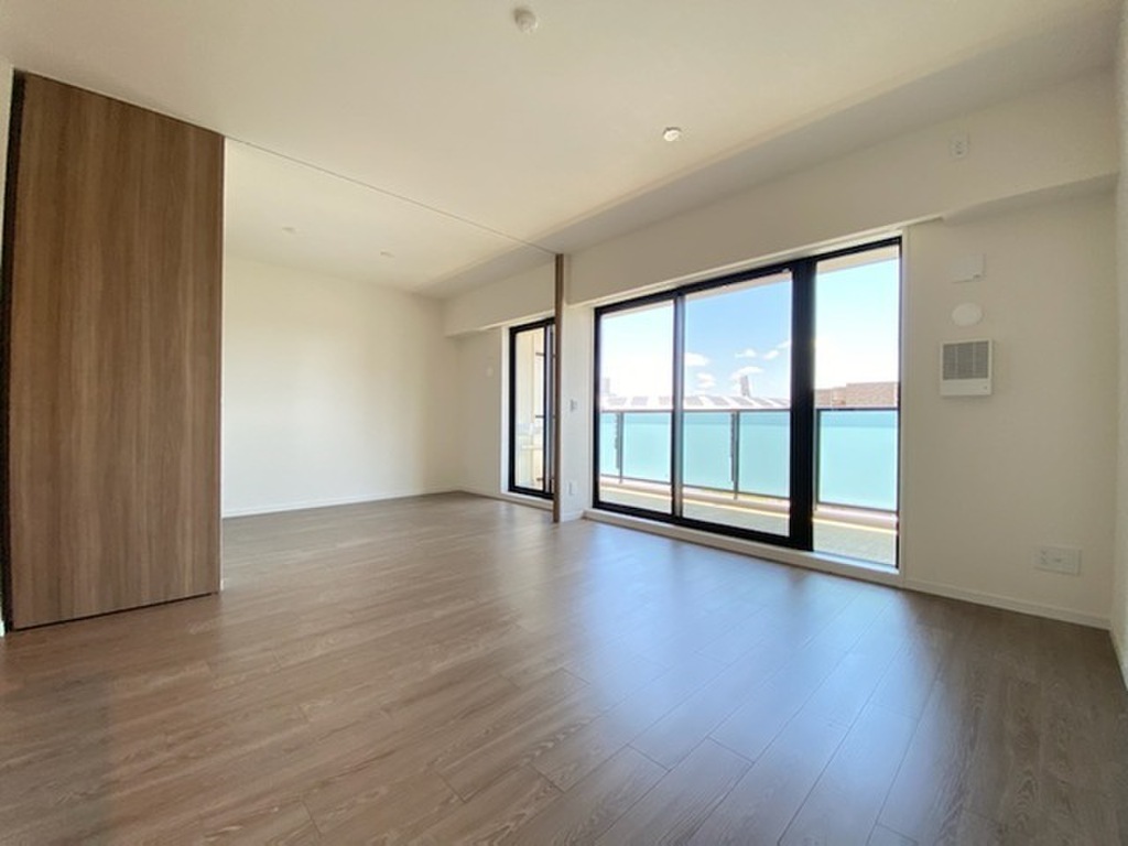 (16/28) 居室・リビング