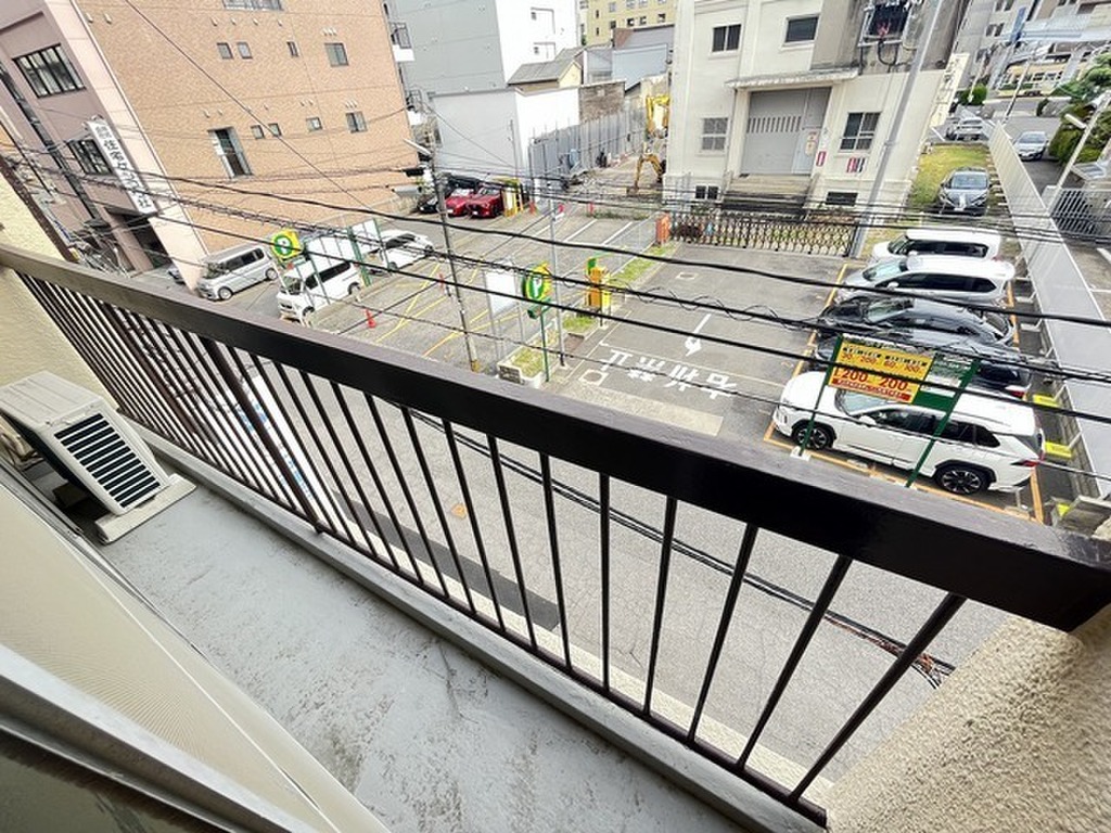 (13/22) バルコニー