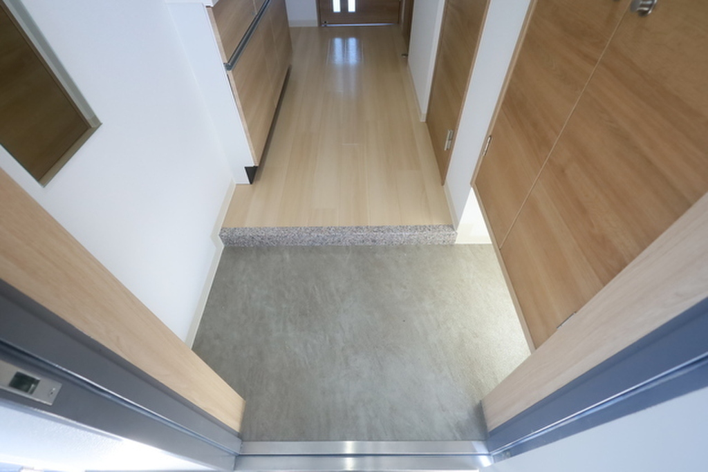 (7/25) 玄関 (7/25) 玄関