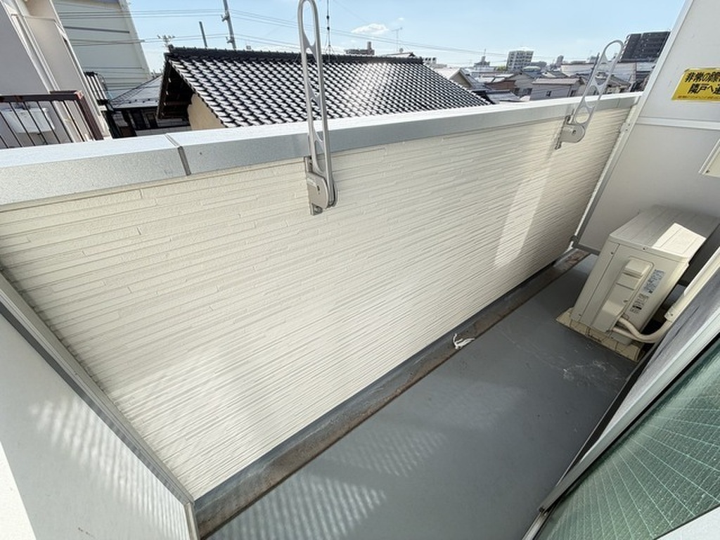 (13/24) バルコニー (13/24) バルコニー