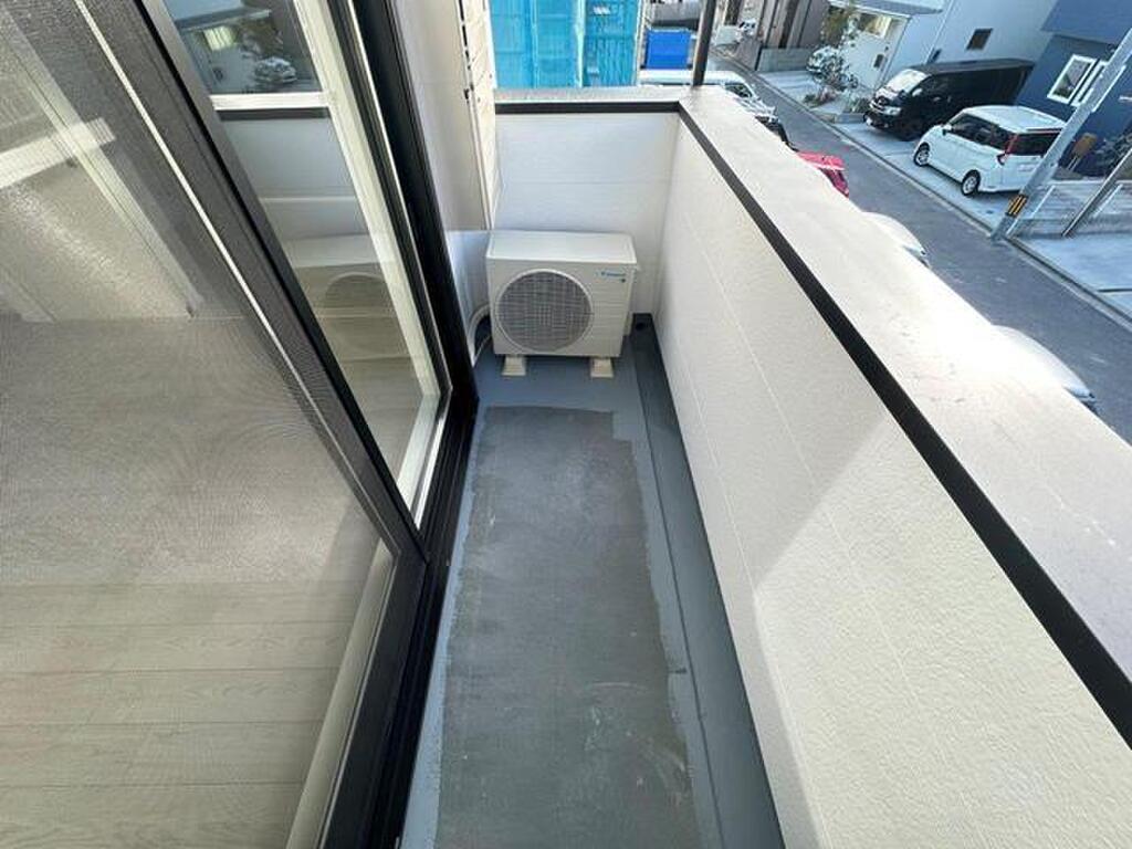 (12/23) バルコニー