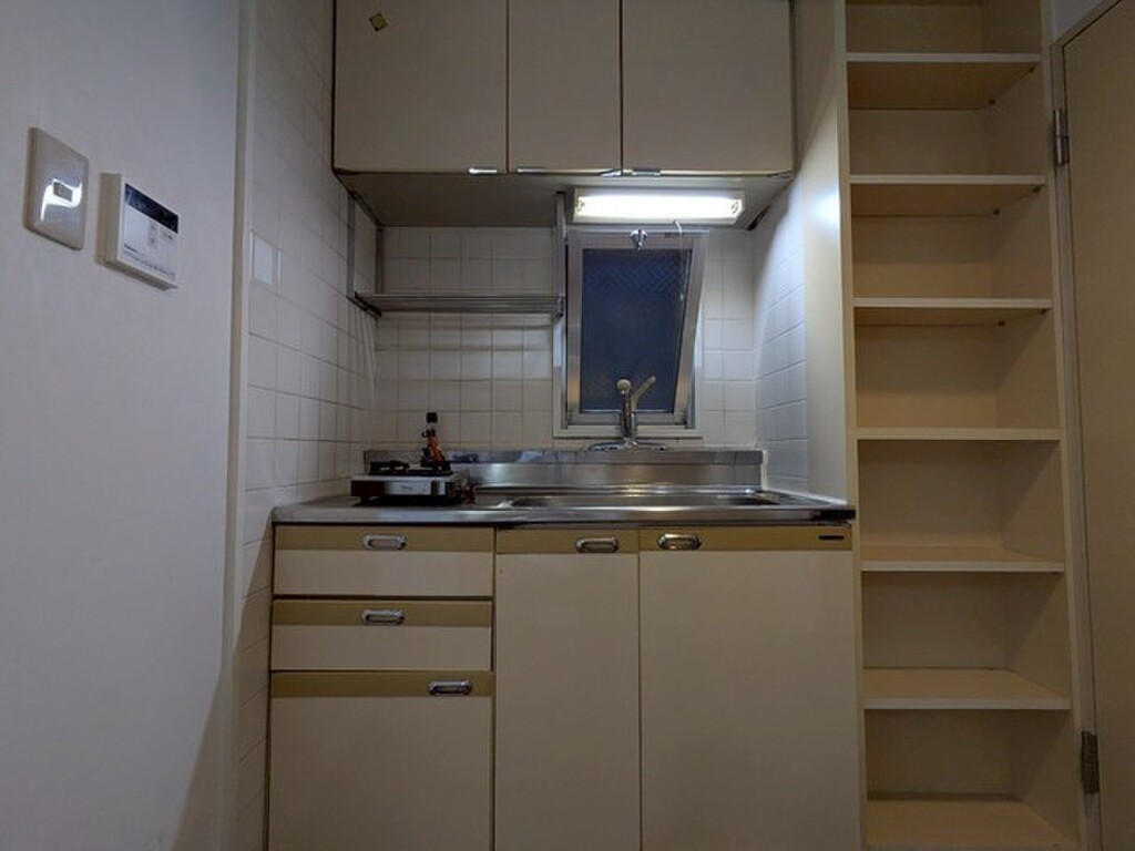 (16/20) キッチン