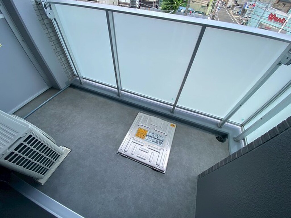 (13/24) バルコニー