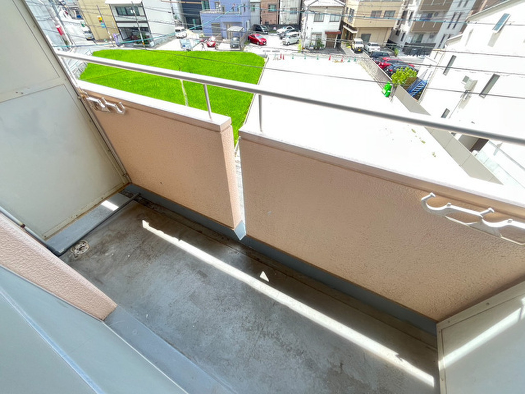 (13/24) バルコニー