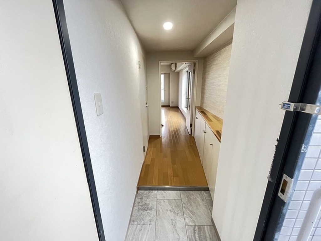 (8/18) 玄関 (8/18) 玄関