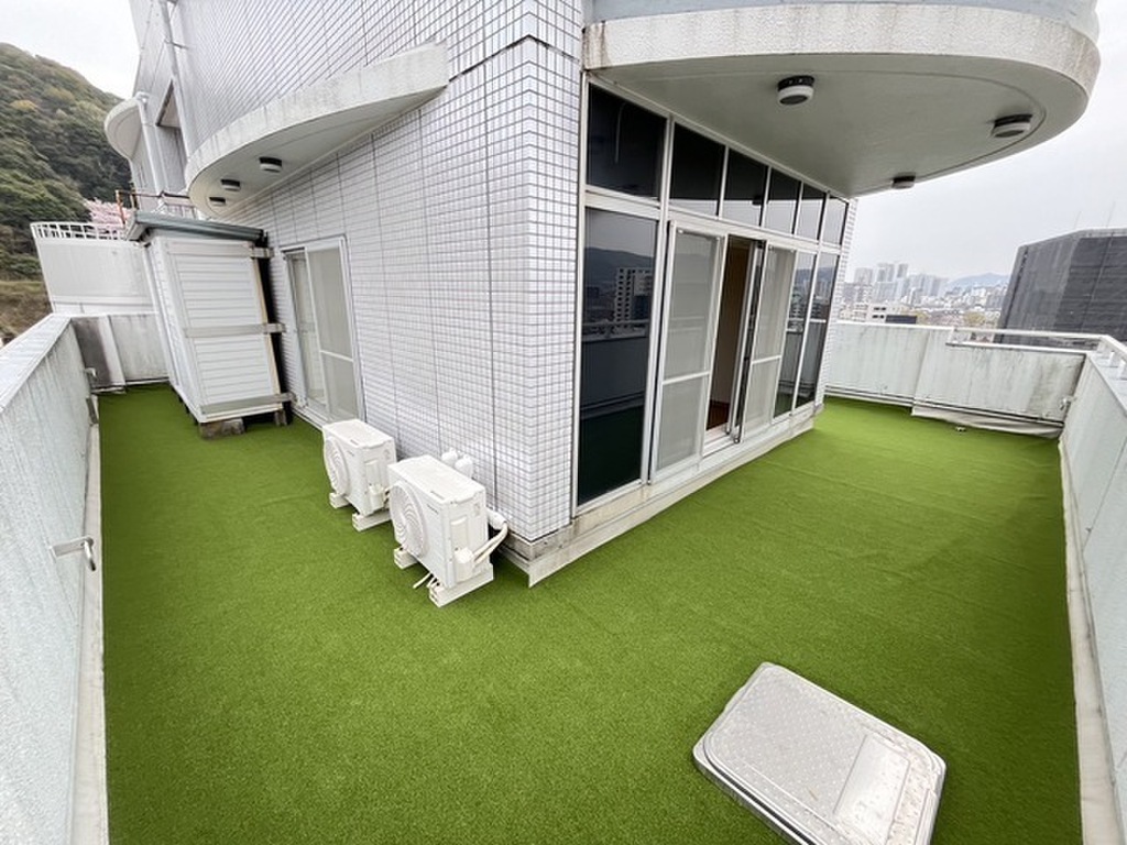 (12/18) バルコニー (12/18) バルコニー