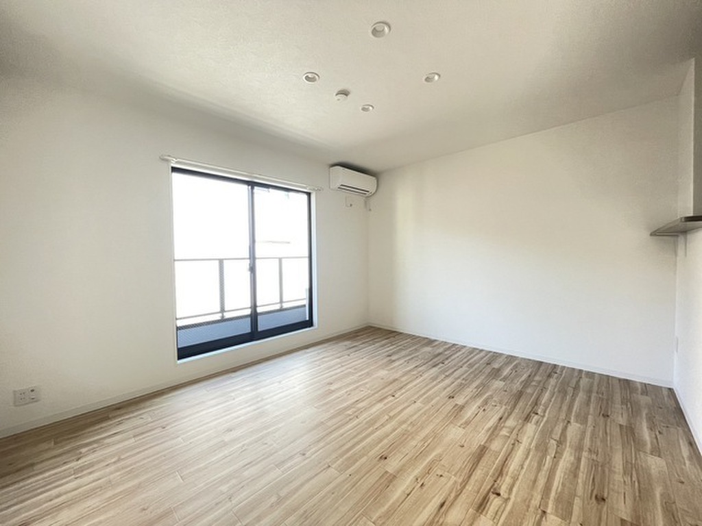 (16/28) 居室・リビング