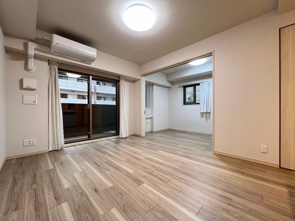 (2/18) 居室・リビング (2/18) 居室・リビング