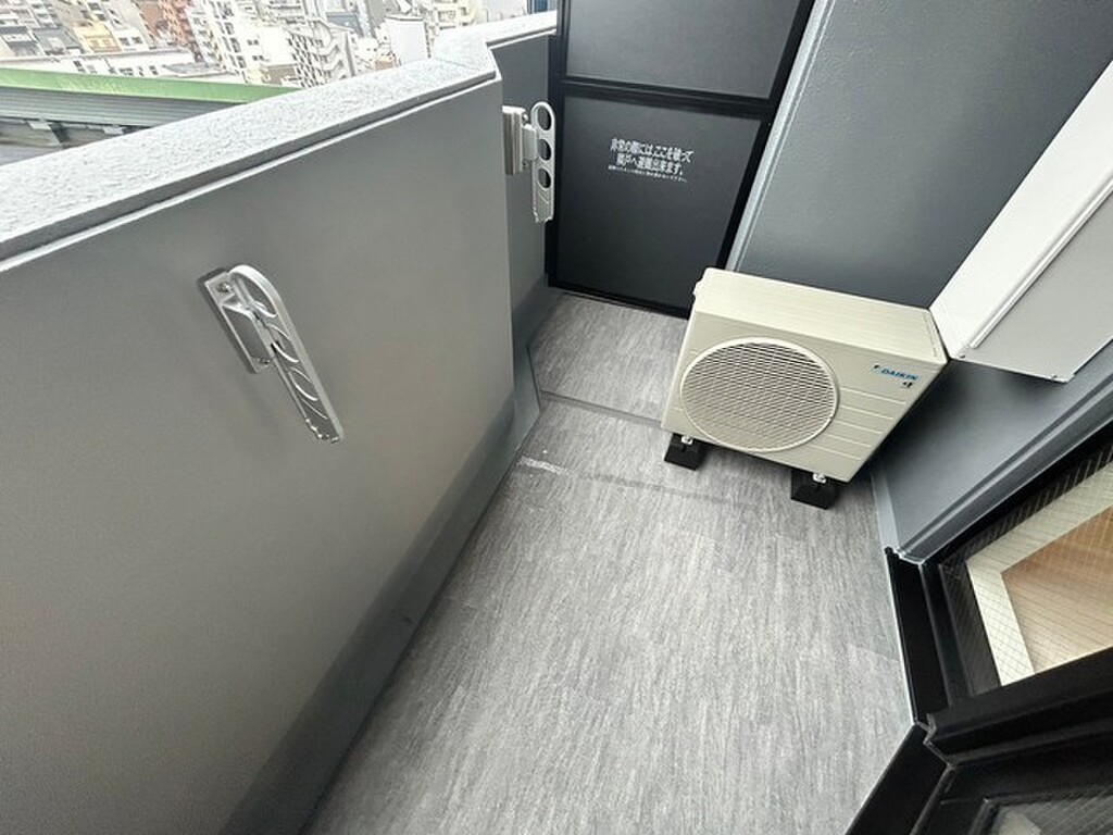 (12/18) バルコニー