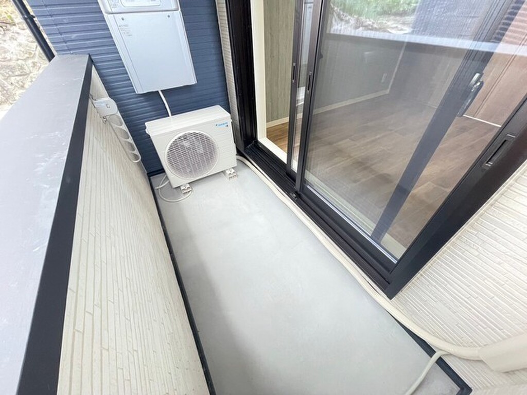 (13/32) バルコニー