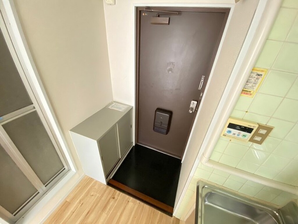 (6/25) 玄関 (6/25) 玄関