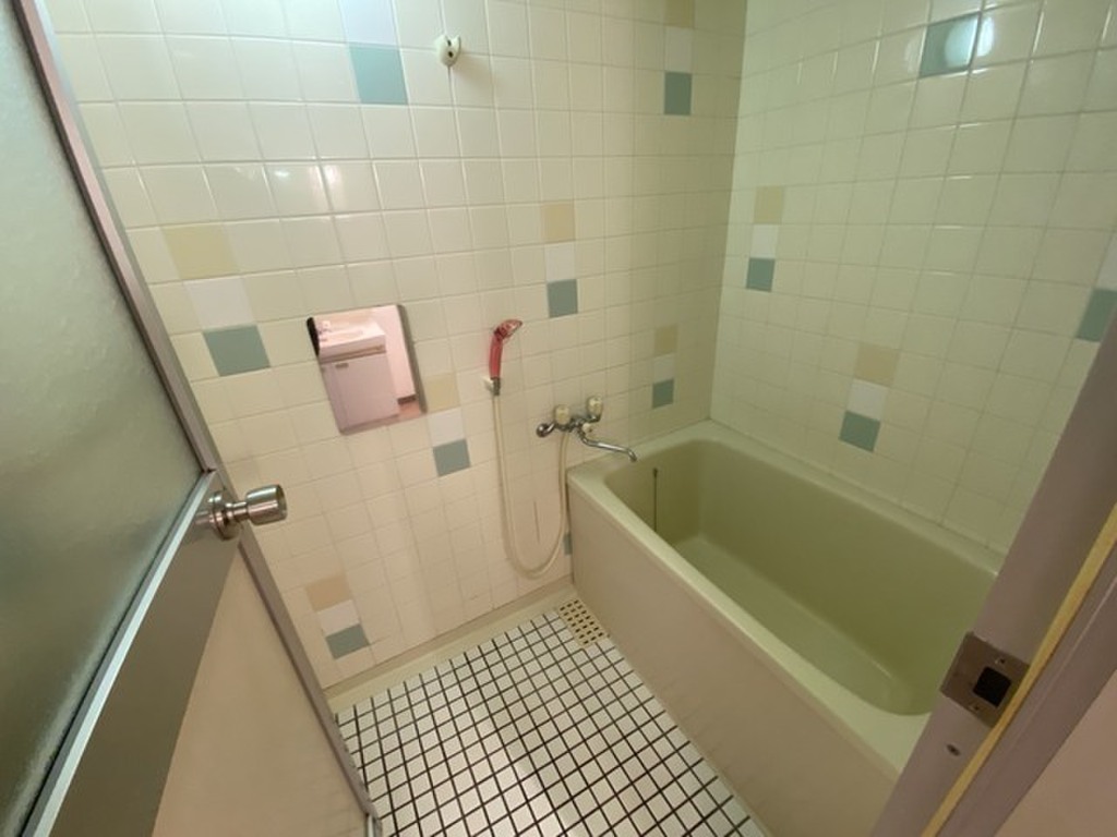 (13/18) バス (13/18) バス