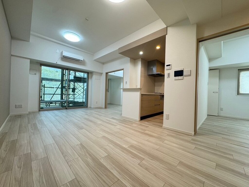 (2/18) 居室・リビング (2/18) 居室・リビング