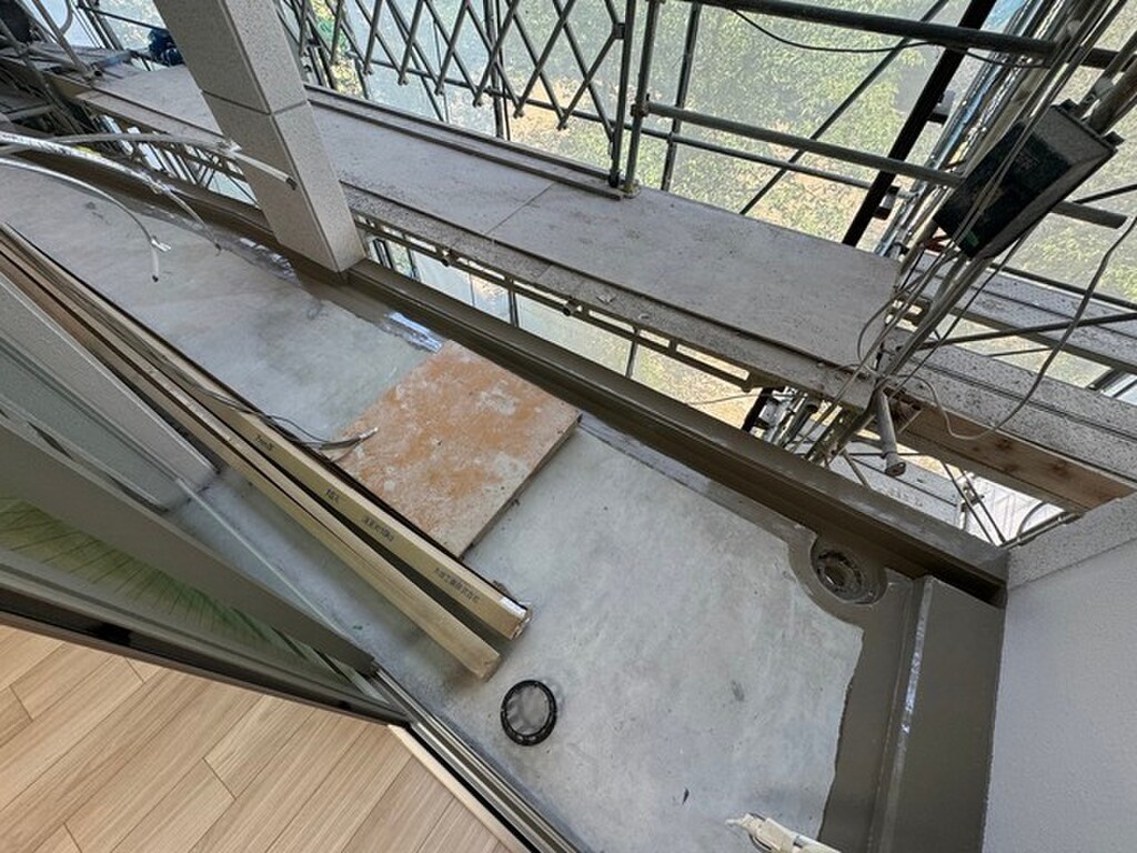 (12/18) バルコニー (12/18) バルコニー