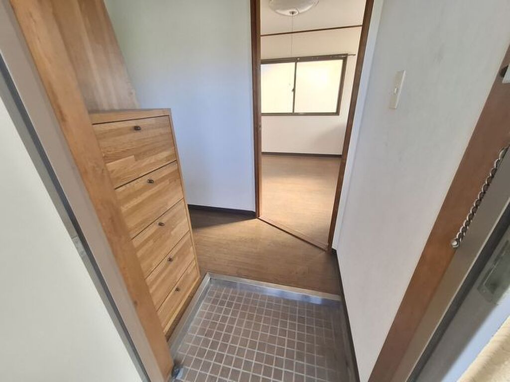 (5/17) 玄関 (5/17) 玄関