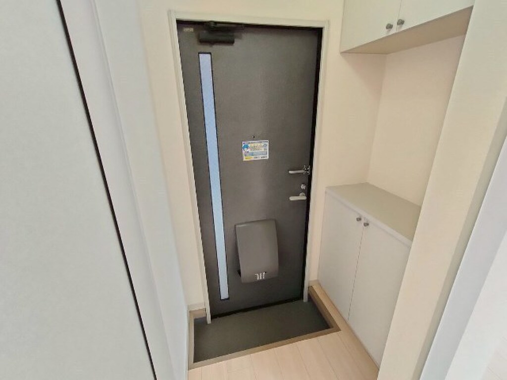 (11/28) 玄関 (11/28) 玄関