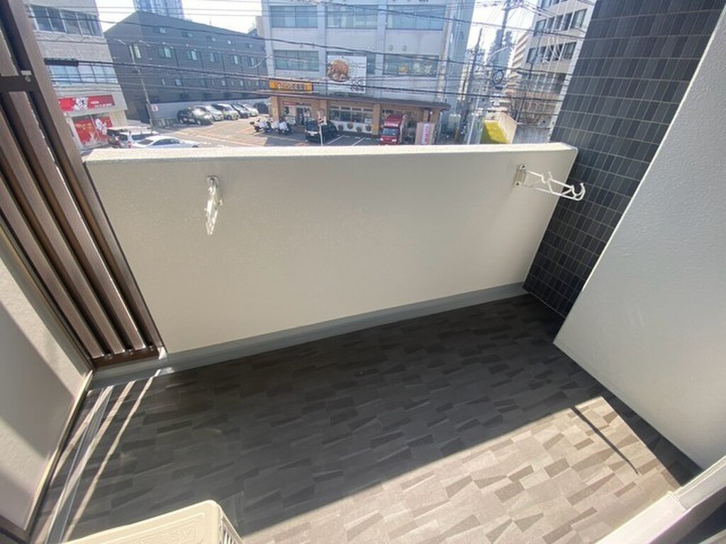 (13/27) バルコニー